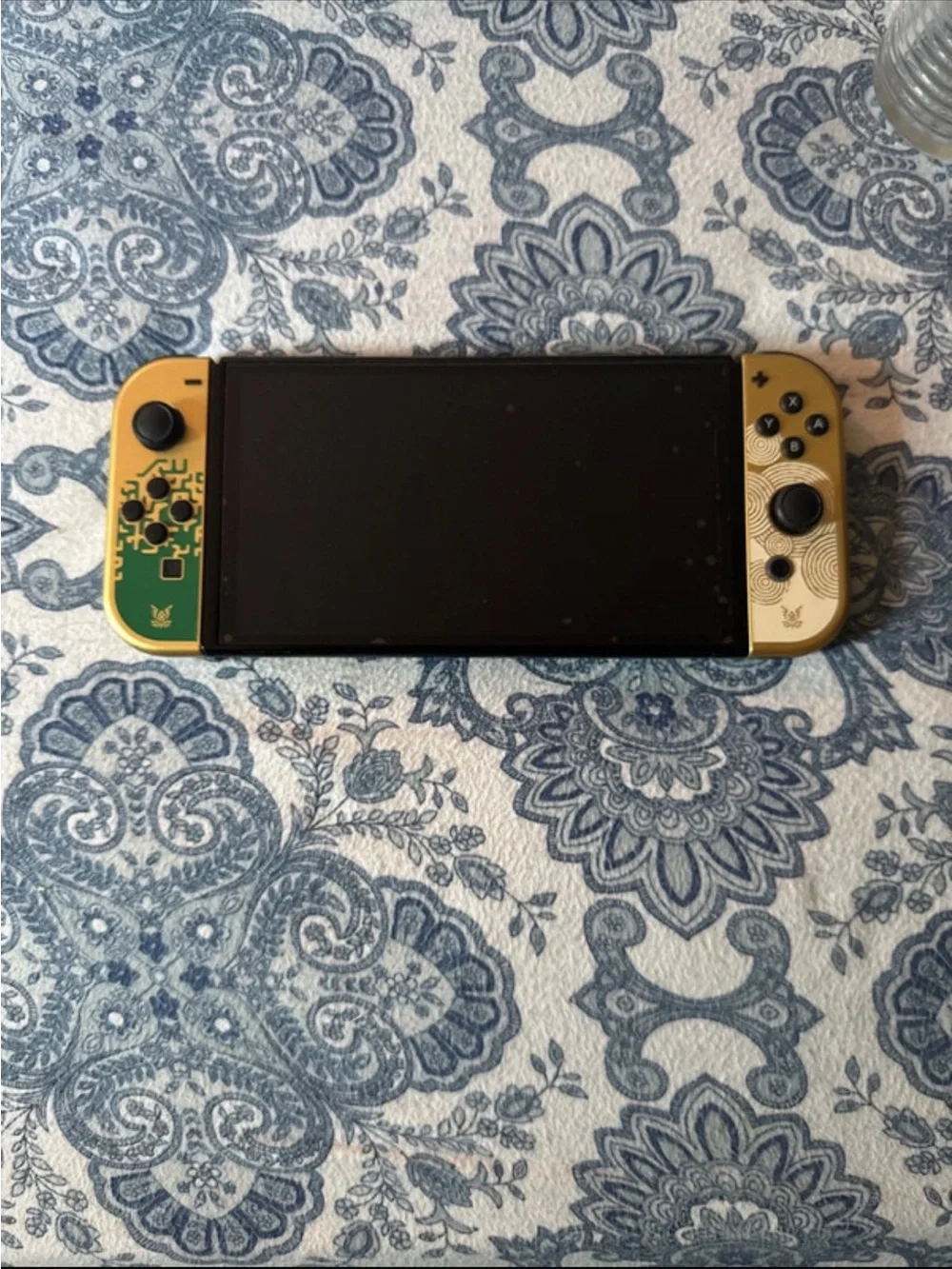 Limited edition Zelda switch bundle no pink/green joycons. hello neighbor/ break